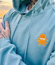 Charger l'image dans la galerie, 🐙 Le Poulpe Gangsta Hoodie - Unisexe | Phosphorescent