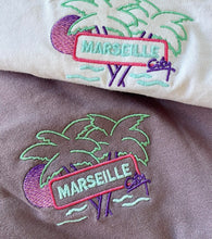 Charger l'image dans la galerie, 😈🌴"Massilia, the Mediterranean Vice City" T-Shirt blanc – Unisexe oversize | Phosphorescent