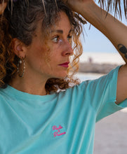 Charger l'image dans la galerie, 💭Pastis &amp; Dreams T-Shirt menthe à l'eau – Unisexe | Phosphorescent