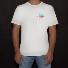 Charger l&#39;image dans la galerie, 🦩 WELCOME To Scandalous LAS VEGAS NEVADA... T-Shirt blanc - Unisexe | Phosphorescent