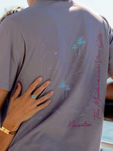 Charger l'image dans la galerie, 😈🌴"Massilia, the Mediterranean Vice City" T-Shirt mauve – Unisexe coupe droite | Phosphorescent