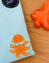 Charger l'image dans la galerie, 🐙 Le Poulpe Gangsta T-Shirt menthe à l'eau - Unisexe | Phosphorescent
